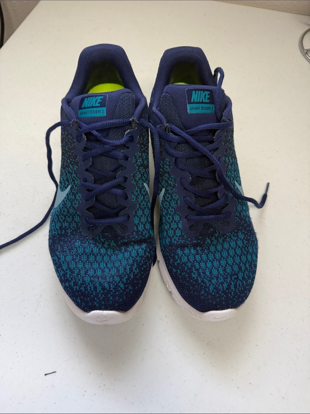 Nike mens Navy and Teal Flyknit Sneaker